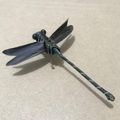 Traditional simulation straw brown woven insect grasshopper animal small ornaments