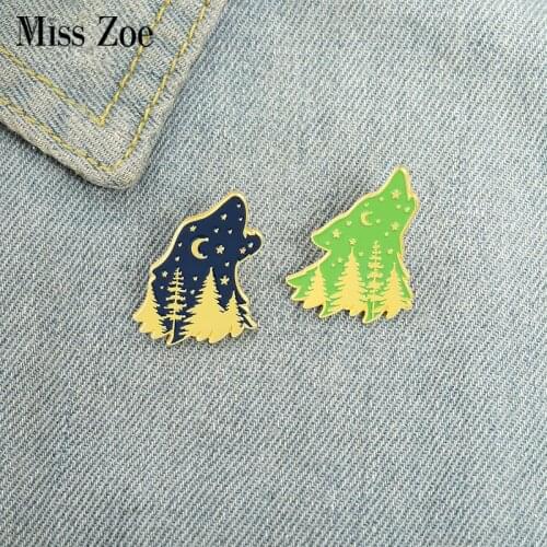 Howling Wolf Enamel Pins Custom Starry Night Forest Brooch Lapel Badge Bag Cartoon Animal Jewelry Gift for Friend