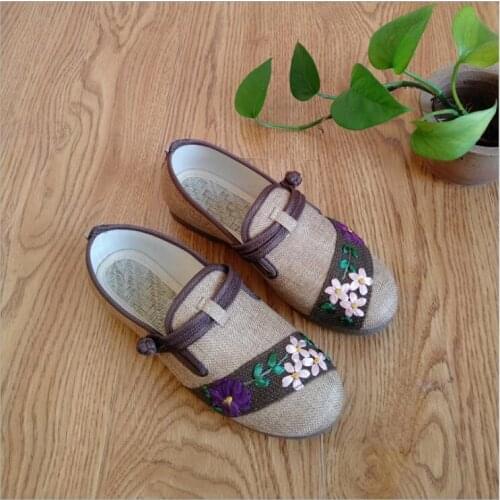 Yunnan Ethnic style embroidered women shoes leisure fashion elegant plate buckle embroidered shoes cow tendon bottom hemp shoes