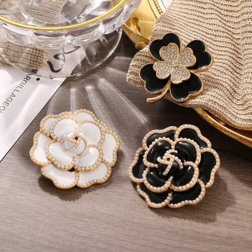 RscvonM White Brooches For Clothes