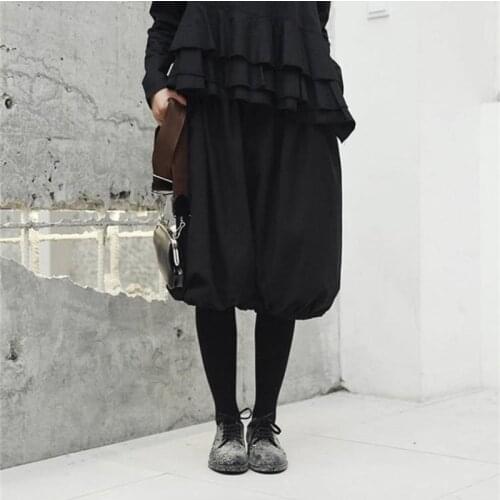 Ladies spring and autumn new fashion personality vertical pinstripe five quarter knickerbockers pure color versatile shorts