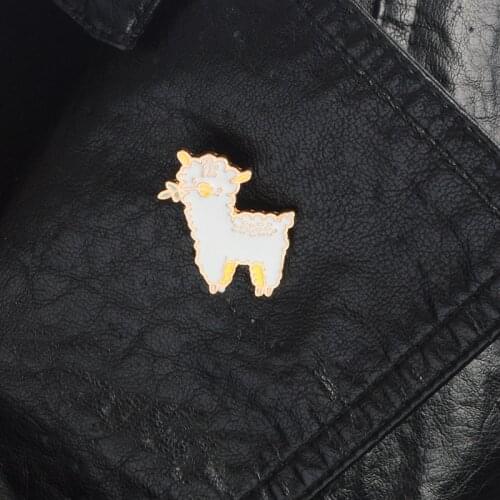 Cute Llama Alpaca Pins Brooches Badges Hard enamel pins Fashion Accessory for Jackets Backpack Hat Men women jewelry