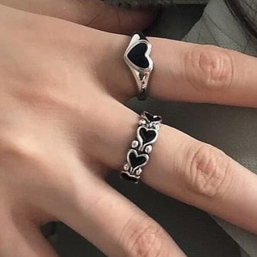 Trendy Goth Geometric Black Color Love Heart Rings for Women Girl Vintage Silver Simple Wedding Index Finger Rings Jewelry Gifts
