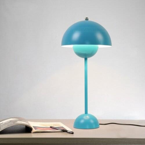 Nordic Modern Art Table Light LED Iron Minimalism Table Lamps for Bedroom Bar Living Room Home Decor Indoor Lighting Fixture E27