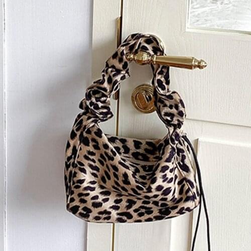 Fashion Women Shoulder Bag Leopard Pleated Totes Nylon Bags Female Handbag Girl Bolsas Waterproof Cloud Baguette Shape Bags