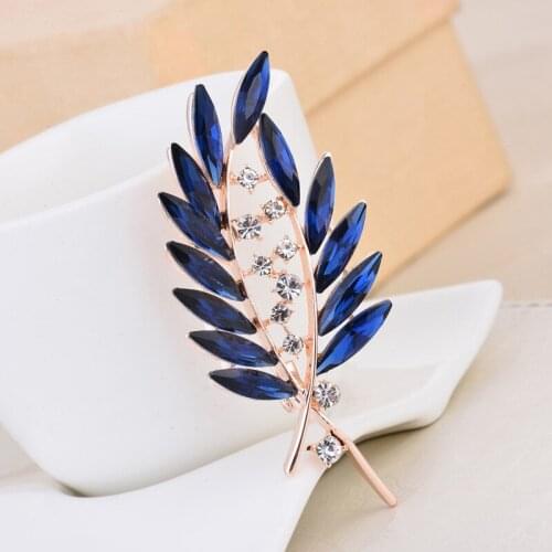New fashion Blue Diamond crystal brooch temperament Wild Clothing accessories Unisex Creative holiday gift Boutonniere