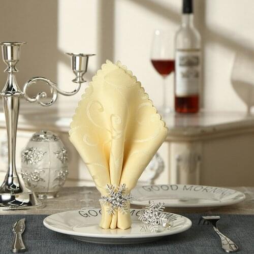 4pcs / metal snowflake Napkin Ring Gold Silver Napkin Ring table decoration used for western family hotel wedding party