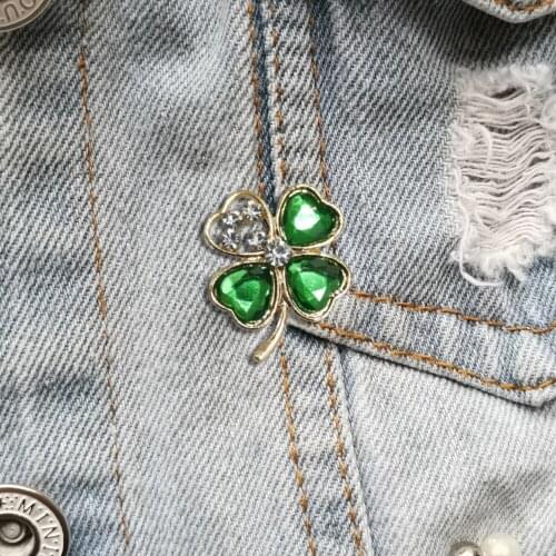 Elegant Womens Brooch Retro Four Leaf Clover Crystal Brooches Fashion Vintage For Backpacks Coat Jewelry Gift Scarf Buckle