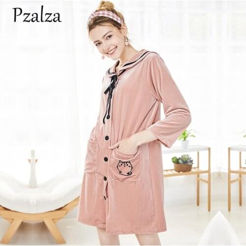 New Cartoon Cat Cute Ladies Nightdress Autumn Winter Robe Female Soft Vellvet Robe Women Medium Thick Sleepwear Robe Female