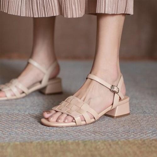 QZYERAI New Summer Women Sandals Genuine Leather Beach Leisure Shoes The French Sandals 100% Cowhide