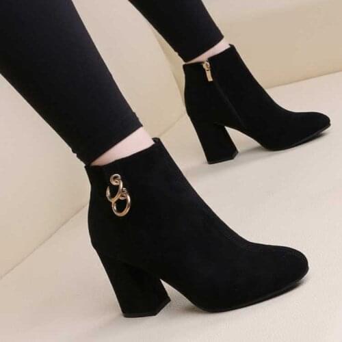 Retro Women Warm and velvet womens boots Suede tip Block Heel Ankle Boots Side Zipper High Heels Women Shoes Big Sizes 35-43