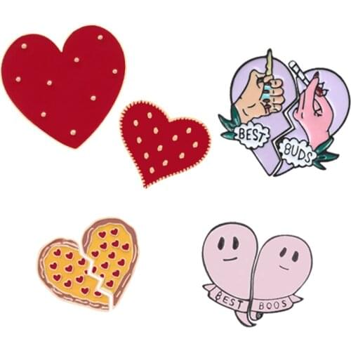 2pcs Set Cute Couple Love Brooches Woman Badges BEST BUDS Finger Heart Clothes Jackets Lapel Pins Bag Button Icons Jewelry Gifts
