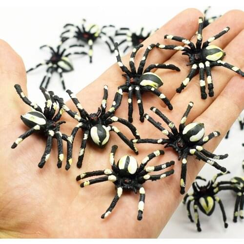 10PCS PVC Simulation Insect Animal Model Horror Spoof Scary Artificial White Flower Spider Halloween April Fools Day Stunt Toy
