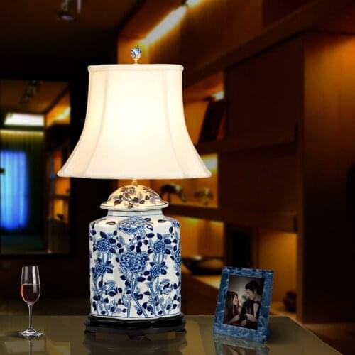 Vintage chinese bedroom living room wedding table lamp Jingdezhen porcelain ceramic table lamp art blue ceramic table lamp