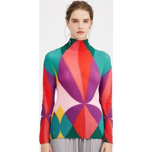 The latest Creative Color Graphic Print Shirt women 2020 Spring Stretch Japanese Pleated Turtleneck Top T-Shirt long sleeve 5206