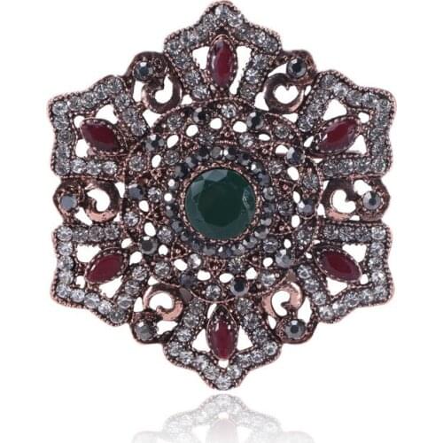 High-end clothing accessories female temperament luxury classical ancient Europe and the United States a corsage