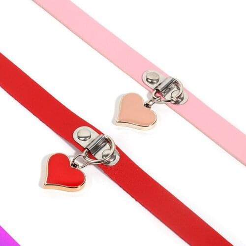 Wholesale 10 Leather PU Collar Peach Heart Pendant Ladies Vintage Necklace Gothic Style 3 Styles New in 2021