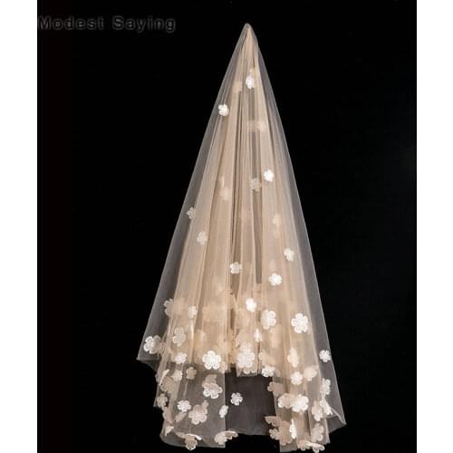 Top Quality Romantic Champagne Flowers Lace Wedding Veils 2018 Short Ivory Elegant Petals Bridal Veils Bride Wedding Accessories