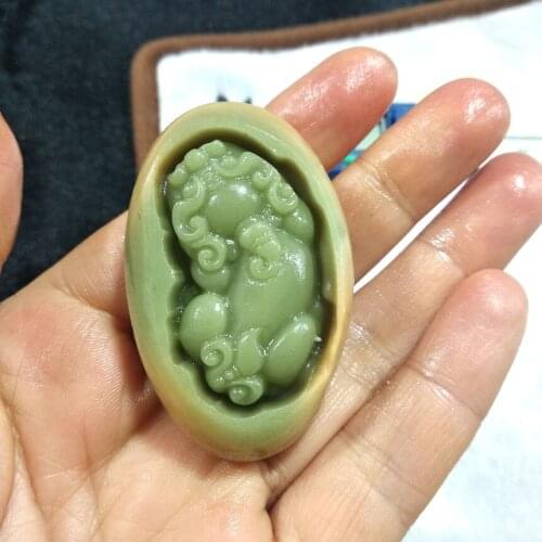 Admirable glow Ore Pendant Night-luminous fluorite Amulet Bring Fortune Lion Pi Xiu Beast Lucky