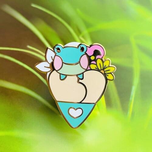 Animal Crossings Kawaii Villager Lily Hard Enamel Pin New Horizons Fashion Cartoon Animals Green Frog Medal Brooch Fans Gift