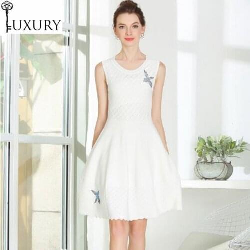 2020 High Quality Sweater Summer Fashion Style Women Cute Birds Embroidery Sleeveless Casual Pullover Dress Jumpers Ladies