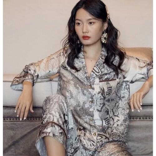 Vintage Luxurious Womens Pajamas Imitation Silk Ink Pattern Printing Long-Sleeved Trousers Homewear Set Loose Gray Sleepwear