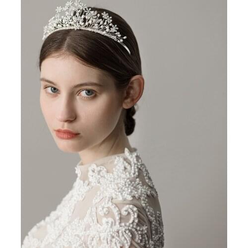 Romantic Luxury Bridal Headdress Alloy Crystal Rhinestone Pearl Flower Princess Crown for Wedding Perform Studio Travel O397