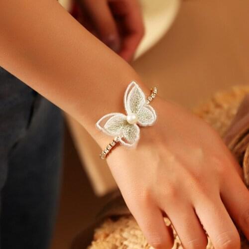 2021 Wholesale Embroidered Small Butterfly Bracelet Temperament Diamond Pearl Bracelet New Jewelry