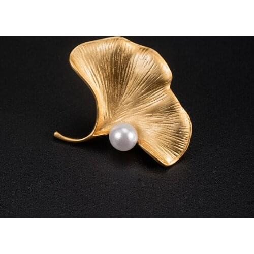 VLA 925 Silver Creative Golden Gingko Leaf Brooch Womens Fashion Inlaid Pearl Brooch Clothing Accessories