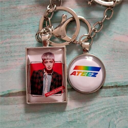 Fashion Ateez keychain New Album Metal Key Chain ring High quality Photo Print Kpop ATEEZ Pendant a Teenager Z new arrivals