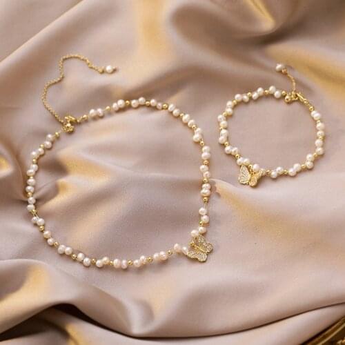 Elegant Jewelry Baroque Pearl Choker Necklaces Lovely Butterfly Charm Natural Freshwater Pearl Necklaces Collar Wedding Bridal