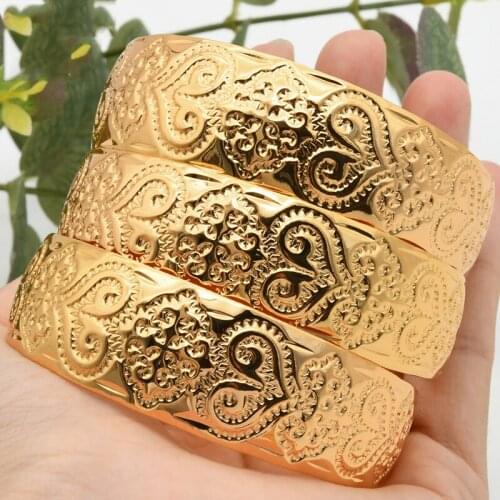 Suef Wrist Bracelets