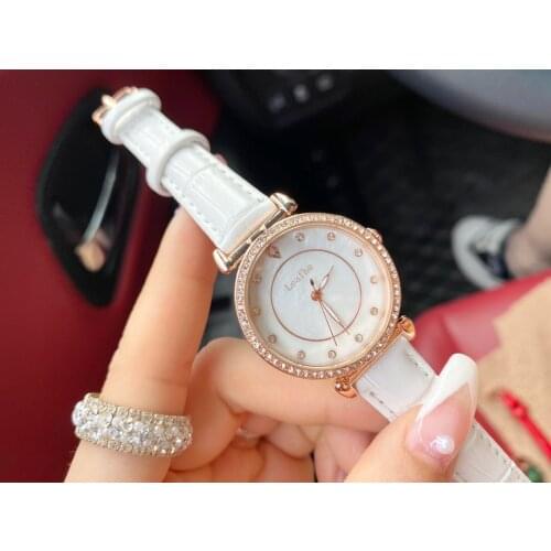 Luxury Diamond Womens Watches Stainless Steel Material Leather Strap Sapphire Mirror Quartz Watch Dial Diameter 32mm