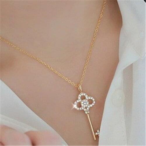 New Wholesale Fashion Hollow Crystal Rhinestone Key Chain Clavicle Womens Pendant Necklace For Women Jewelry