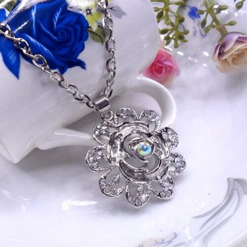 New Crystal Flower Charm Jewelry Pendant Neckalce For Women 2015 Silver Plated Long Chain Necklaces Wholesale N-25