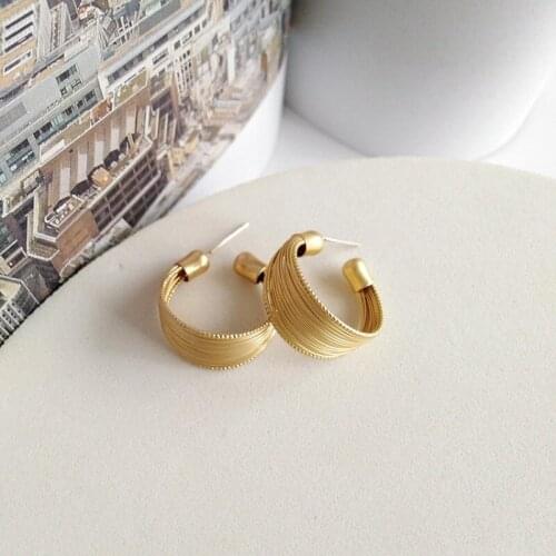 Origin Summer Minimalist Metal C Shape Hoop Earrings for Women Female Simple Gold Alloy Circle Open Earrings Statement Jewelry