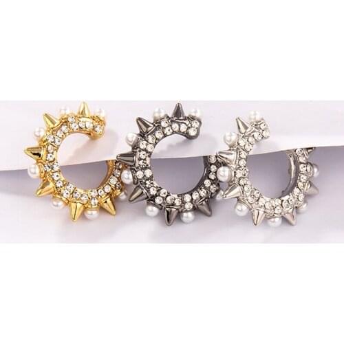 Fashionable Womens Earrings Rock Pointed Studs Rivet Ear Clips Imitation Pearl Cartilage Ear Cuff Ear Clips Stackable Earrings