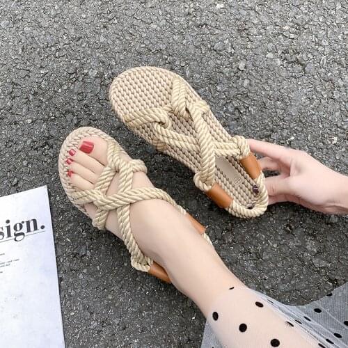 2021 Womens Sandals Summer New Flat Bottom Grass Woven Sandals Fashion Cross Strap Beach Woman Shoes Female Comfort Sandals