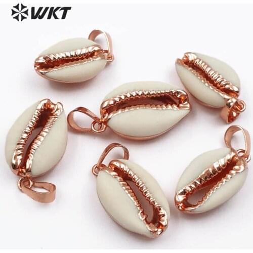 WT-JP050 Romantic Style Natural Raw Cowrie Shell With Rose Gold Trim Pendant About 20*14 mm For Women Jewelry Making