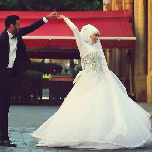 Muslim Crystals Bridal Wedding Dress 2016 Long Sleeves Hijab A line High Neck Arab Wedding Dresses casamento