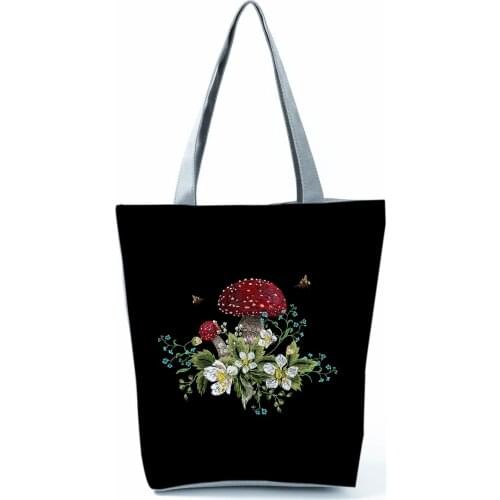 Pretty Black Shoulder Bag Mushroom Floral Printed Handbag High Capacity Shopping Bag Portable Beach Bag Eco Friendly Tote Female