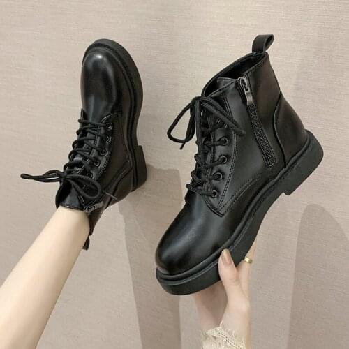 2020 New Womens Ankle Boots Martin Autumn Ins Winter Plus Velvet Fashion Warm Women Boots Round Head Black Leather Shoes