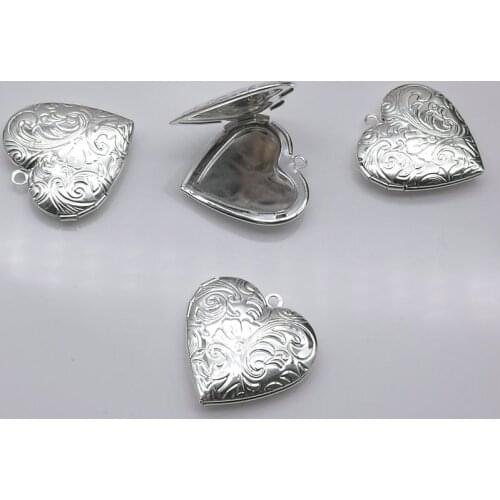 29 * 28 mm 10 PCS charming heart-shaped carve patterns or designs on woodwork necklace pendant box