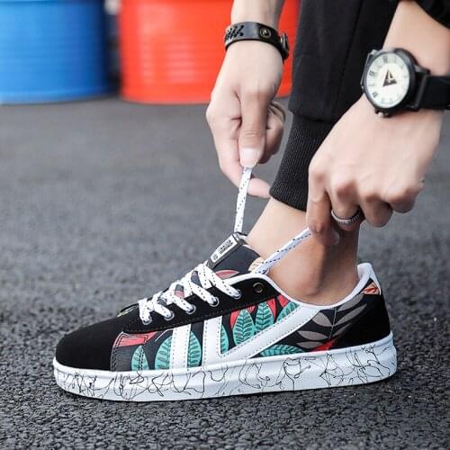 2021 New Men Casual Canvas Shoes Lightweight Breathable Men Flats Shoes Fashion Print Sneakers Summer Trainers Leisure Shoes 2a