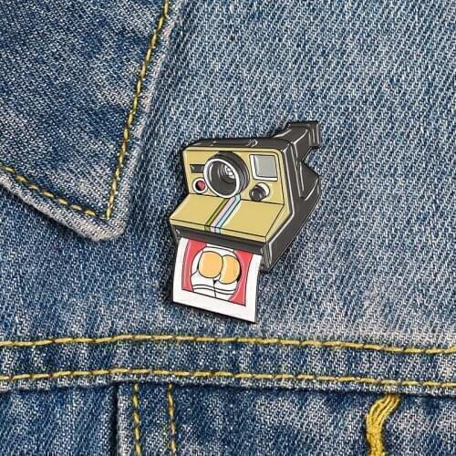 Boys Girls Brooch Cartoon Camera Enamel Pins Instant Camera Brooch Jeans Shirt Bag Badge Brooches Lapel Pin A66