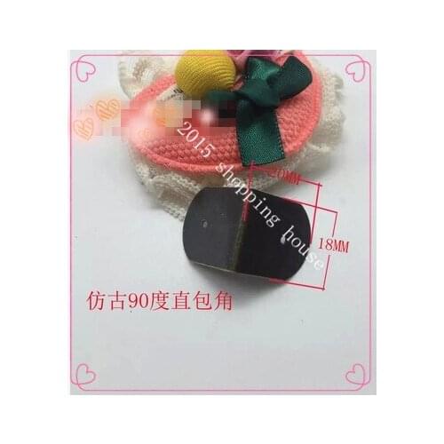 Metal wrap angle fillet wooden gift box side patterns on both sides of the wrap angle of antique beads