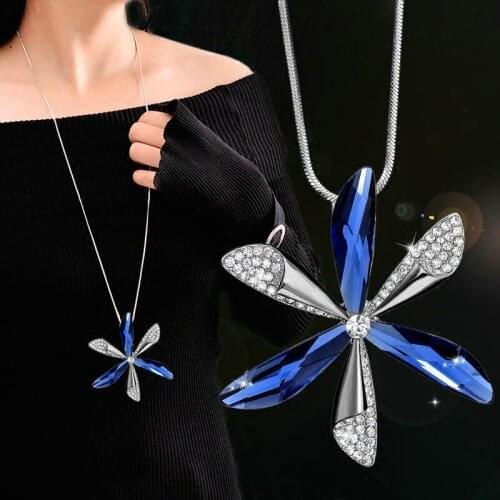 Rose Flower Long Necklace Sweater Chain Fashion Metal Chain Crystal Flower Pendant Necklaces Adjusted