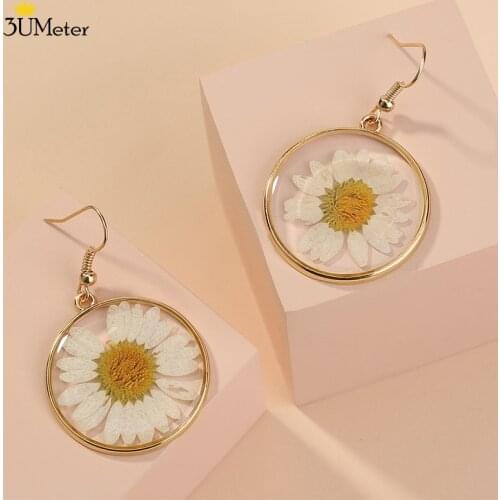 2021 Trend Resin Daisy Dangle Earring For Women Transparent Dried Flower Elegant Drop Earrings Bohemian Geometric Gold Jewelry