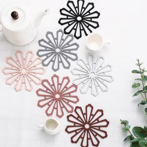 Thicken Flower Coaster Heat Insulation Mat Silicone Table Mat Non-Slip Placemat Household Dining Table Mats Kitchen Accessories