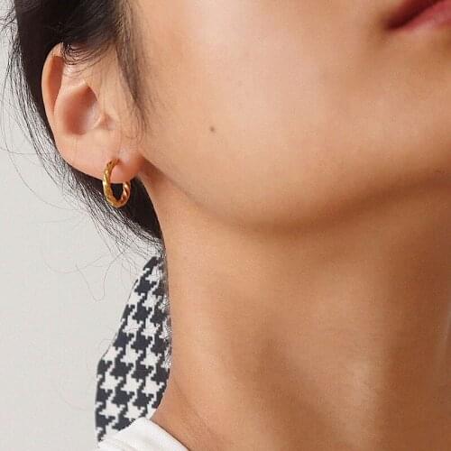 Twist small C hoop earrings for women stainless steel thin dainty gold hoop earrings trendy women jewelry 2021 french style